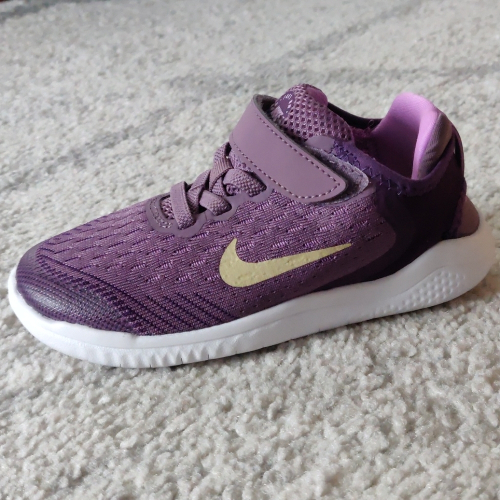 Girls Nike sneakers